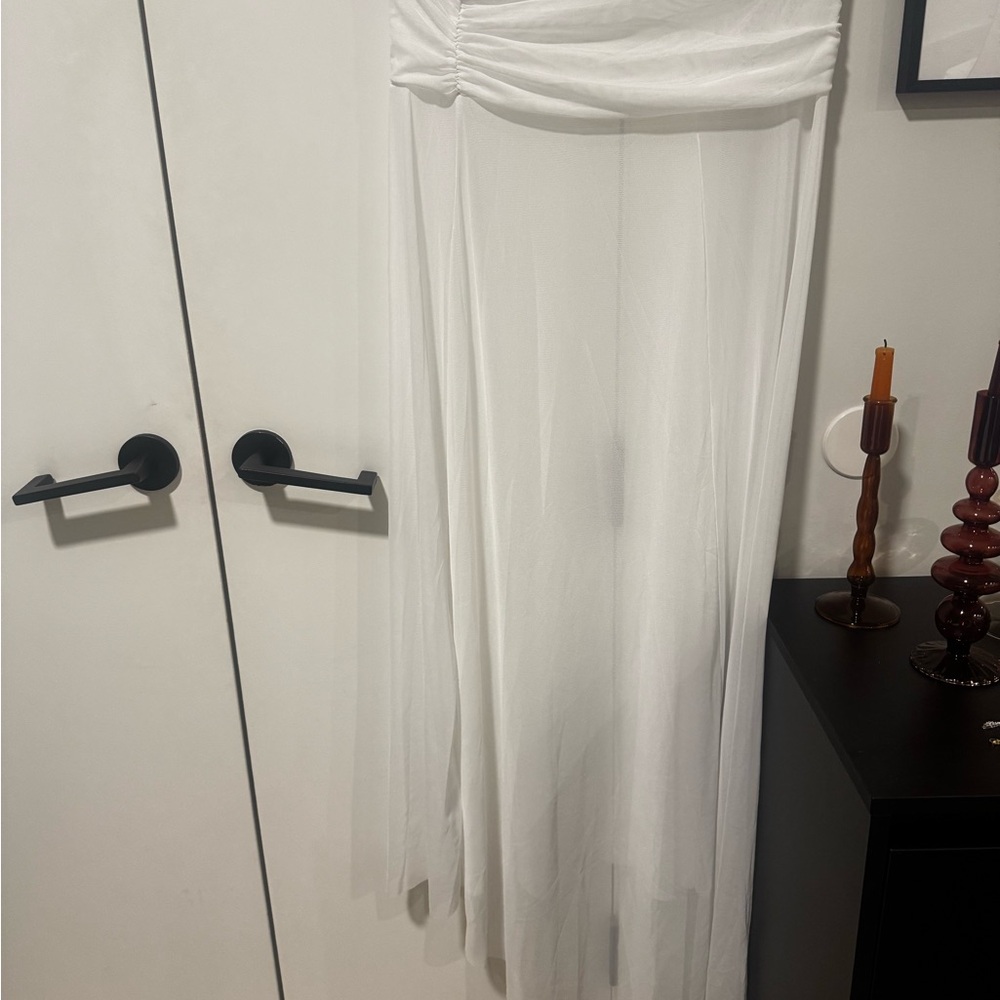 NWT Miss Rosier Guiseppina White Cut-Out High Neck Set with Maxi Skirt - Picture 7 of 9
